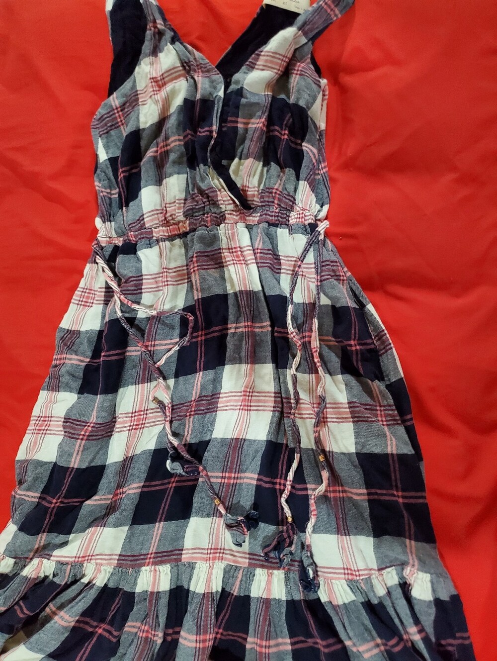 Beautiful pre-owned sleeveless dress from Isabella Sinclair in a women's size XS